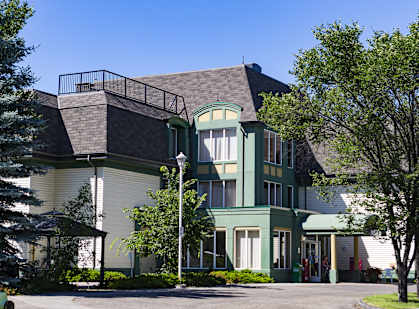 133- suite community in popular bridgeland