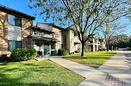 the preserve at ballantyne commons apartment exterior
