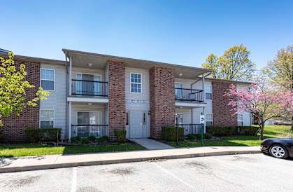 apartment complex with 4 bedroom apartments