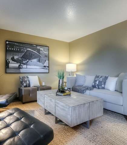 Living Area at Parkside Apartments, Gresham, OR