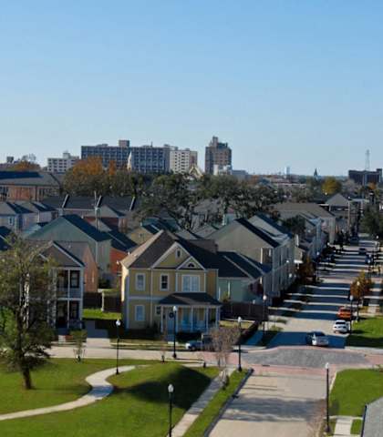 River Garden - Image 2