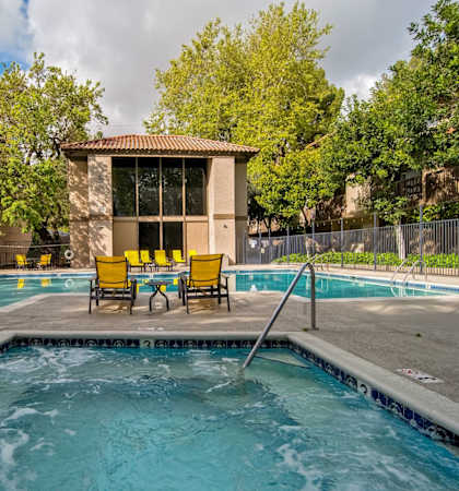 Relaxing Swimming Pool at Wilbur Oaks Apartments, Thousand Oaks