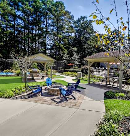 Patio in the Courtyard at Seven Pines Apartments in Alpharetta, GA 30022