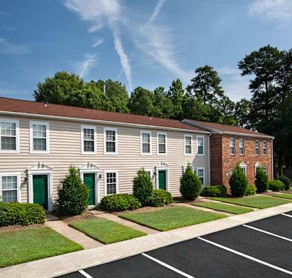 Woodbriar Apartments Exterior in Richmond Va