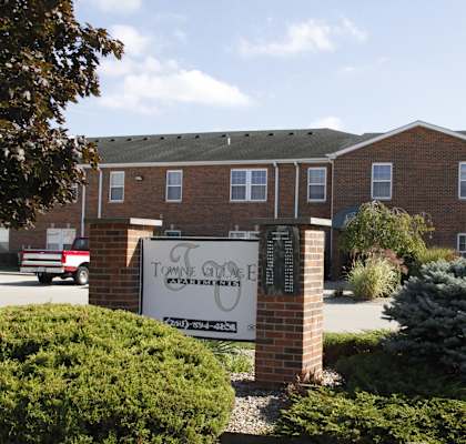 towne village front senior apartments ligonier indiana
