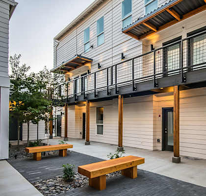 Bridger Commons, Exterior view of courtyard
