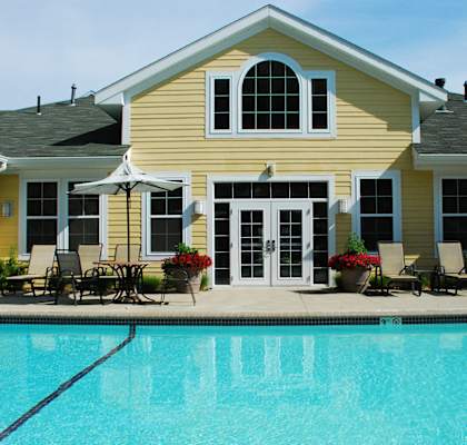 Pool Lynnfield Commons