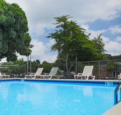 Little Rock AR apts with swimming pool