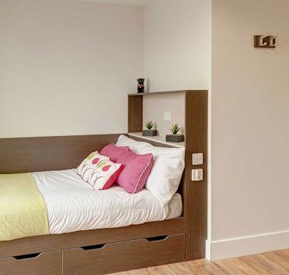 Davidson House, Kingston - En suite Bedroom