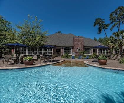 Harbor Cove Apartments Pool