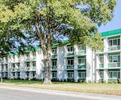 Morris Manor Apartments in Jacksonville, FL exterior