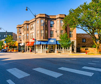2501-05 N. Lincoln Ave
