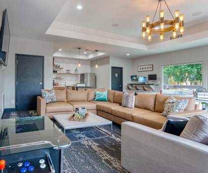 Resident Lounge at Vista Valley Apartments, Mesa, AZ