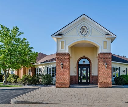 GrandeVille at Greenwich | Apartments in West Greenwich, RI