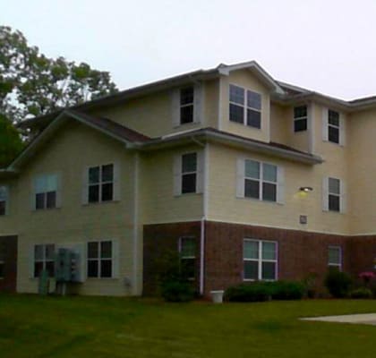 Well-Kept exterior of Marion Green Apartments