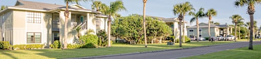 Lawn area at Seaside Villas Apartments, St Augustine, Florida