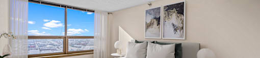 Plush bedroom carpeting at Presidential Towers in Chicago IL