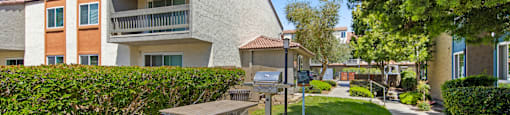 Sunny Outdoor Dining Area at Veranda La Mesa in La Mesa, CA 91942