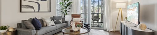 Spacious Living Room at Gwinnett Pointe Apartments in Norcross, GA 30093