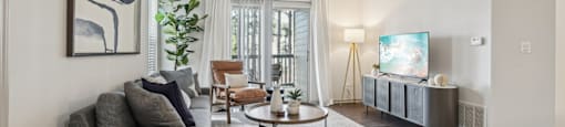 Spacious Living Room at Gwinnett Pointe Apartments in Norcross, GA 30093