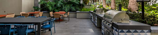 Courtyard Grill Space at G12 Apartments in Los Angeles, CA 90015