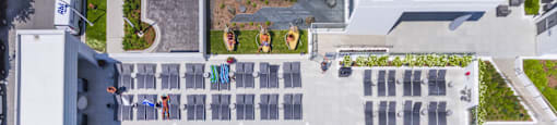 Pool and Spa at The Elle Apartments, Illinois