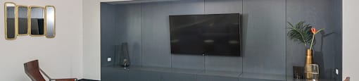 community lounge area | The Montrose Apartments in Chicago, IL