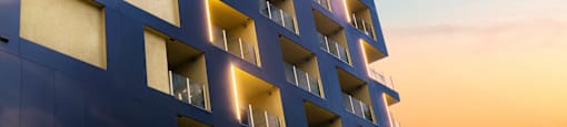 Twilight at G12, Los Angeles