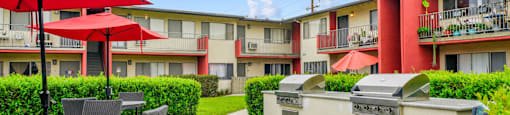 BBQ & Dining Area at Sunset Square Apartments, West Covina, 91790