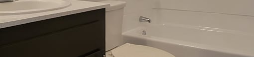 B19 Bathroom at Villa La Paz Apartments, California, 90706