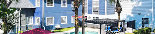 swimming pool with pergola at Nextloft Apartments, South Carolina