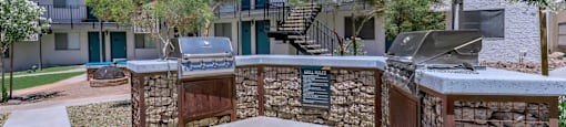 Outdoor grilling area at Ascent 1829 apartment building in East Phoenix, AZ