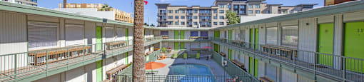 Community courtyard at The Continental Apartments in Phoenix AZ Nov 2020 (5)