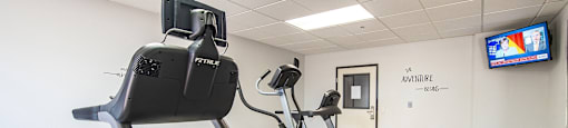 Fitness center at The Vistas Apartments