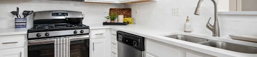 Well Equipped Kitchen at Thornberry Woods Apartment Homes, Naperville, IL