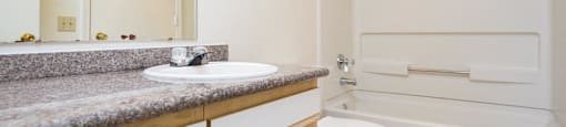 Caldera at Sunnybrook | The Landing Bathroom