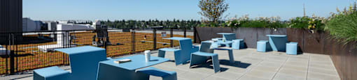 Roof topat Cedar Crossing, Seattle, Washington