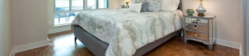 Brookbanks Modern style bedroom lit by sunlight in Toronto, ON