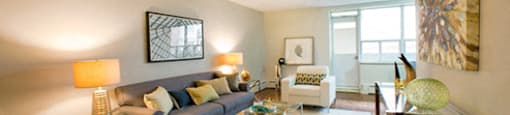 300 St. Clair Ave West in Toronto, ON Luxurious, customizable living room with natural lighting