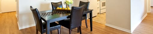 Wellington Park Towers spacious dining area in St. Thomas, ON
