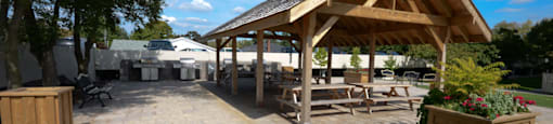 Bay Terrace gazebo with picnic tables in Belleville, ON