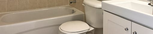 Bathroom with bath tub at Bayview Towers in Sarnia, ON