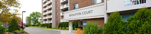 Brighton Court front entrance in Windsor, ON