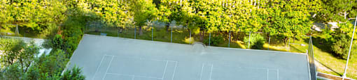 Cambridge Place Apartments outdoor double tennis court in Scarborough, ON