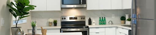 Cambridge Place in Toronto, ON bachelor suite with stainless steel appliances in kitchen