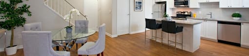 Carriage Hill in Oshawa, ON open concept dining room and kitchen