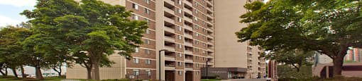 Cedarwoods Tower in Kitchener, ON exterior of building from street level