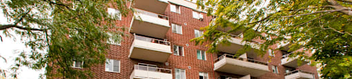 Dorchester Apartments exterior image of building in Niagara Falls, ON