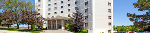 Harbourview Apartments building exterior 2 in Oakville, ON