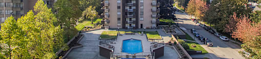 Horizon Towers in Burnaby, BC view of property grounds